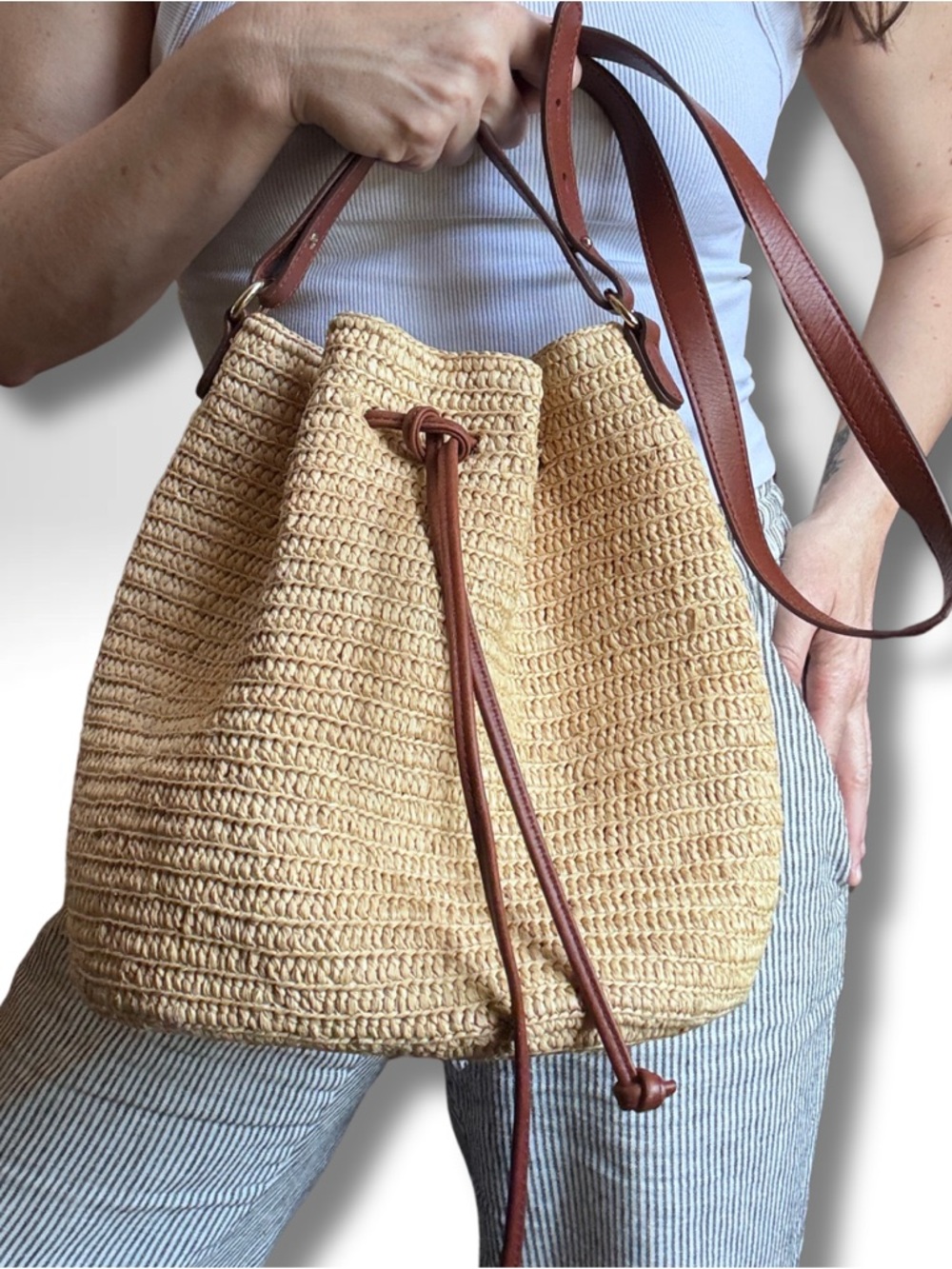 Sezane Farrow Bag Natural Raffia Bucket Bag Leather Strap Paris Summer Woven - Picture 2 of 16